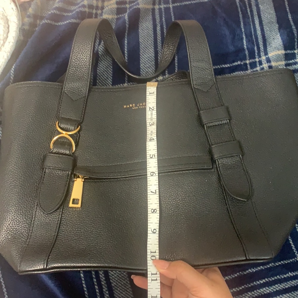 MARC JACOBS purse. 100% cow leather!! - Picture 9 of 11
